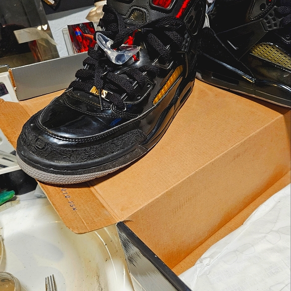 Nikes - Picture 4 of 4